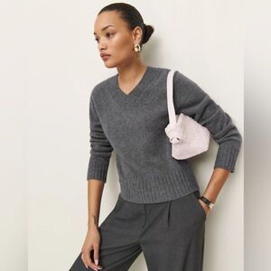Reformation Dulce 100% Cashmere V-neck Sweater